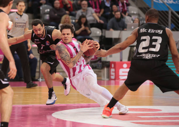 他以出色的 他以出色的